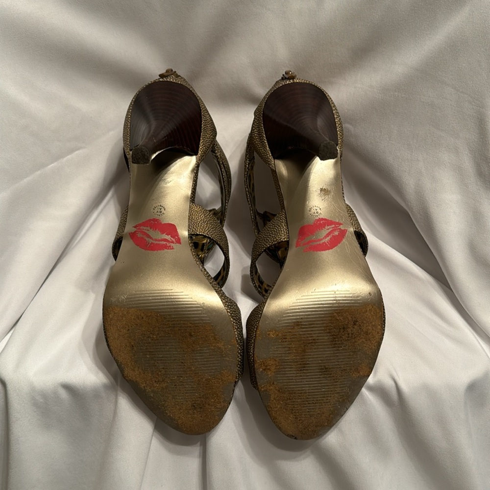 Bisou Bisou Zippered Back Heels - 4” - Picture 6 of 9